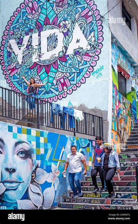 graffiti tour comuna 13